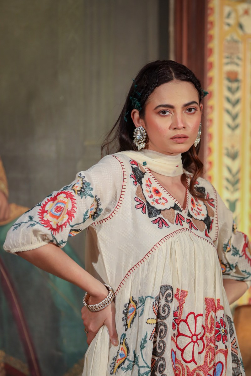 Hot-Selling White Embroidered Sharara