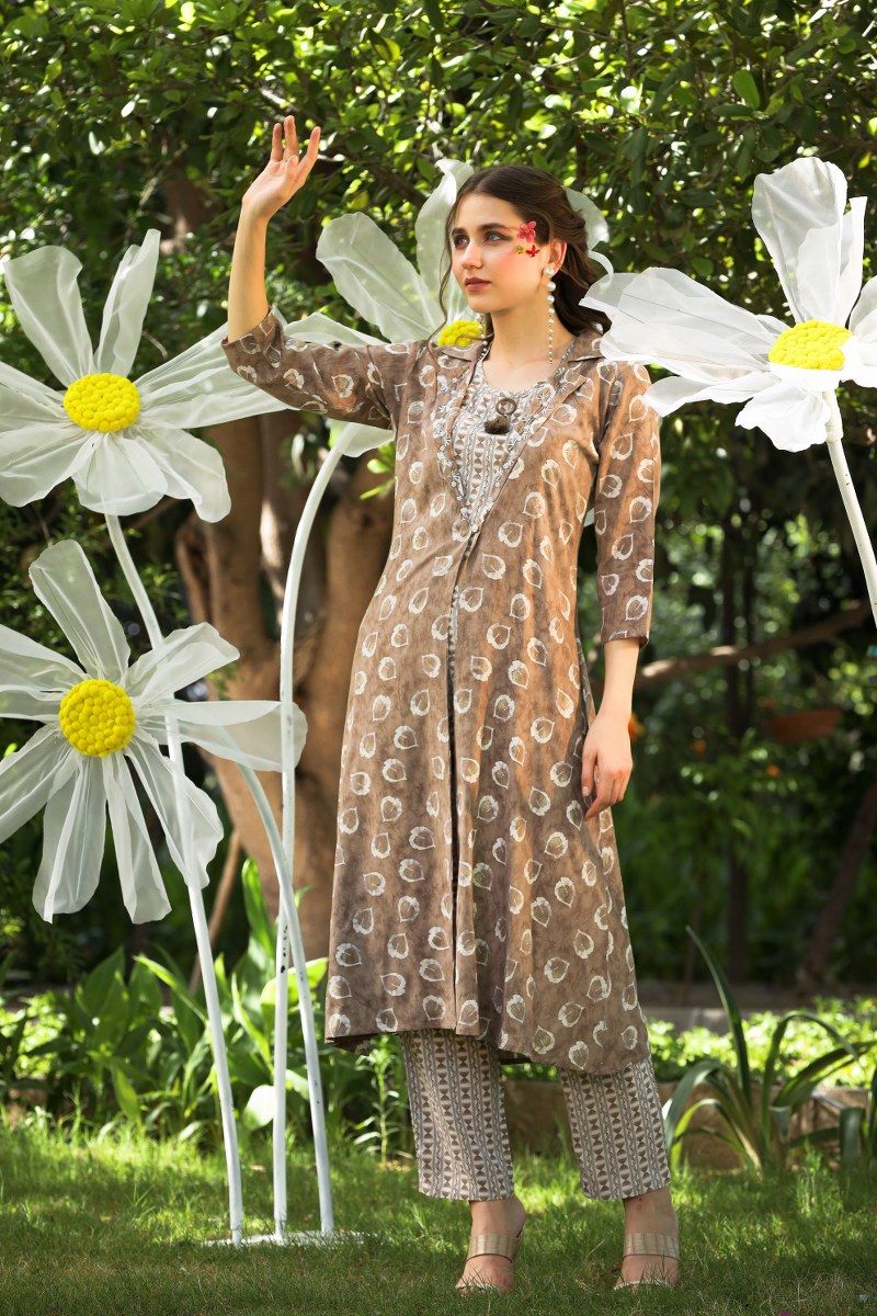 Awesome Coord Set with Shrug