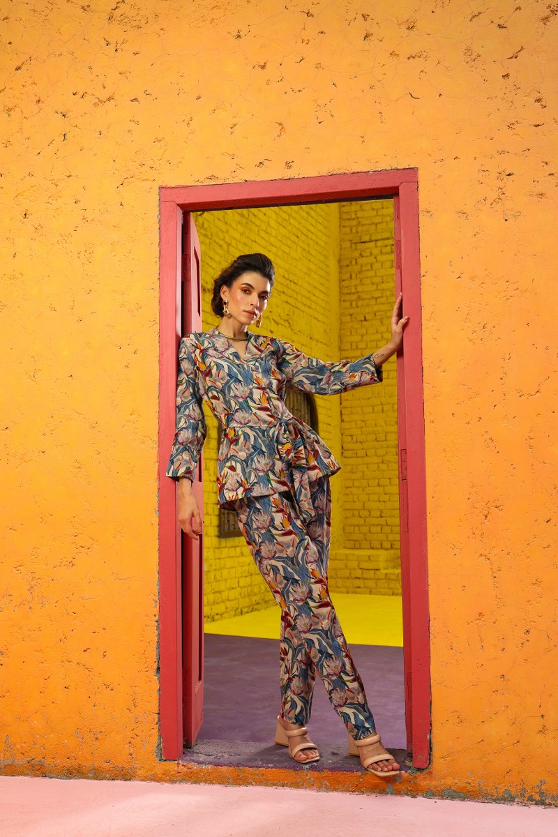 International Collection Exclusive Coord Set ❤️!