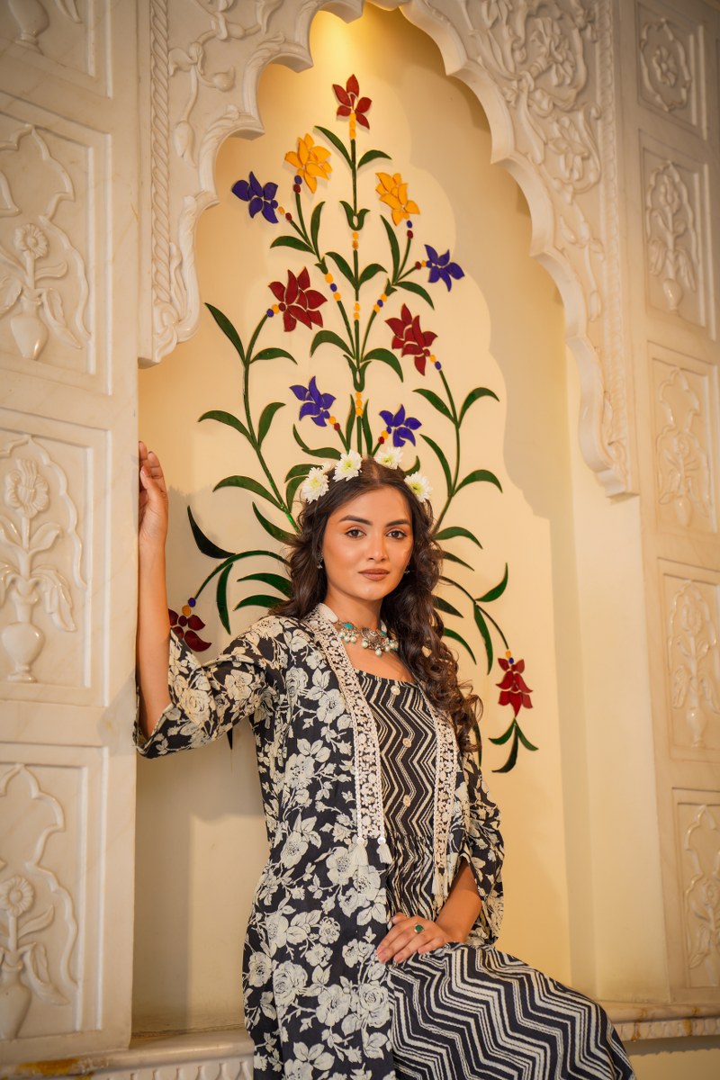 Stylish Black Shrug in black