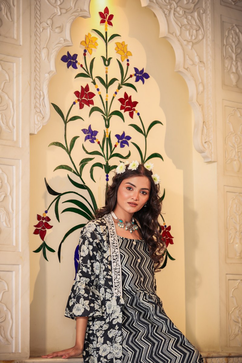 Stylish Black Shrug in black