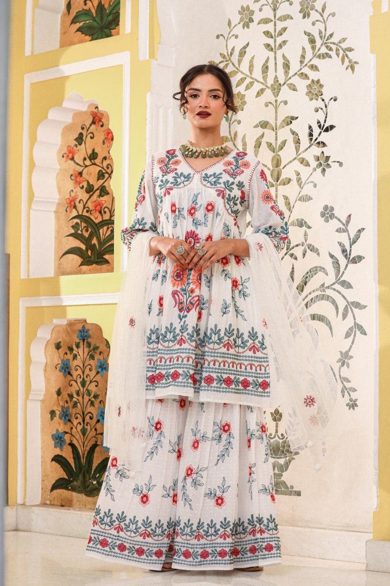 Amazing White Emrioded Sharara