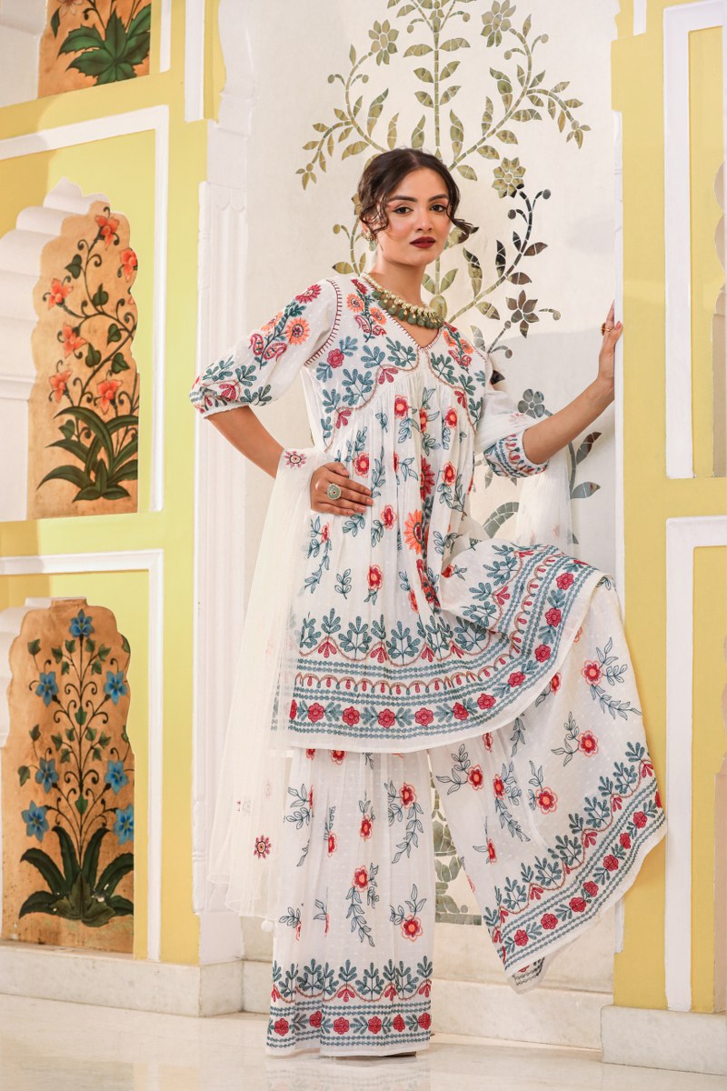 Amazing White Emrioded Sharara