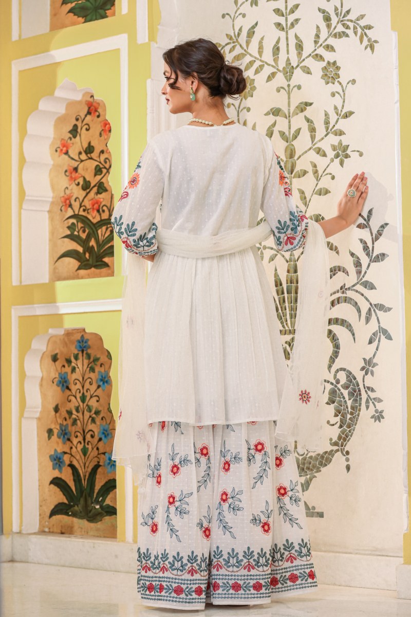Amazing White Emrioded Sharara