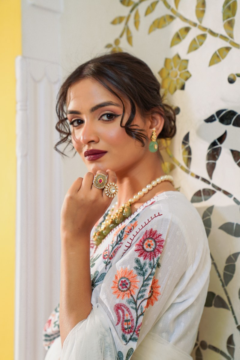 Amazing White Emrioded Sharara
