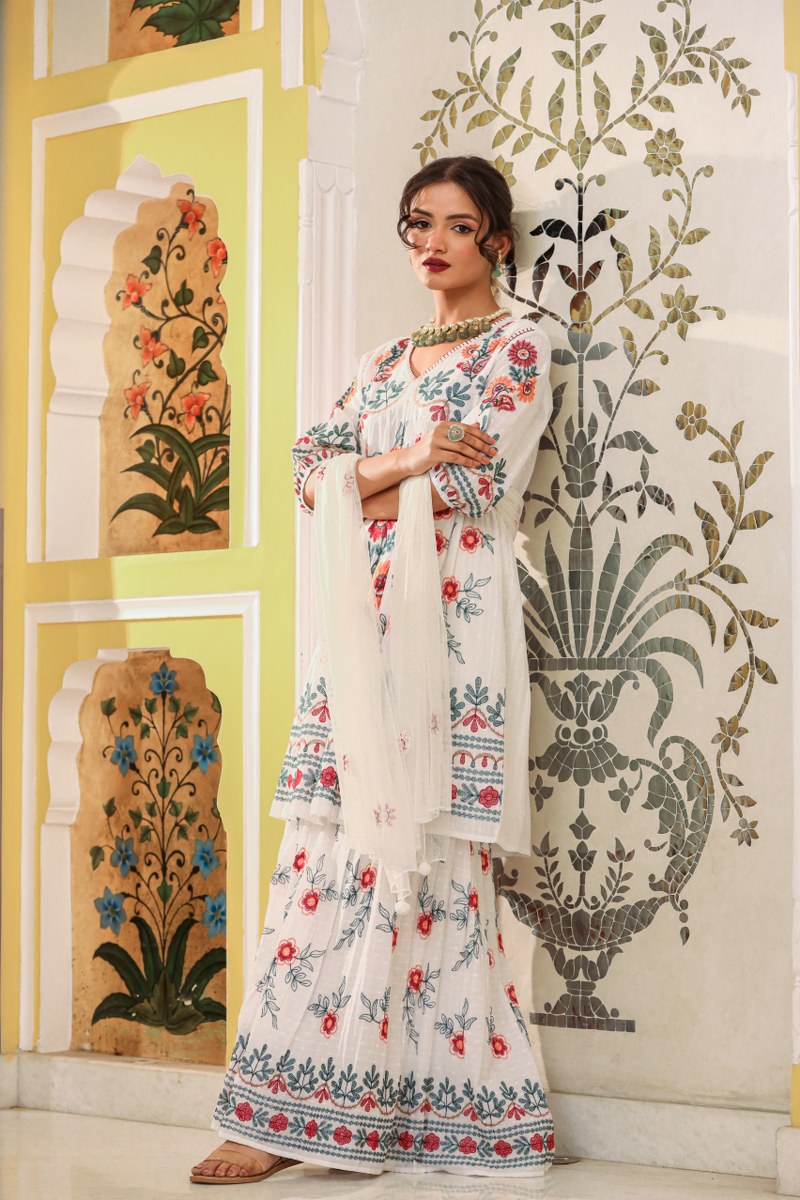 Amazing White Emrioded Sharara