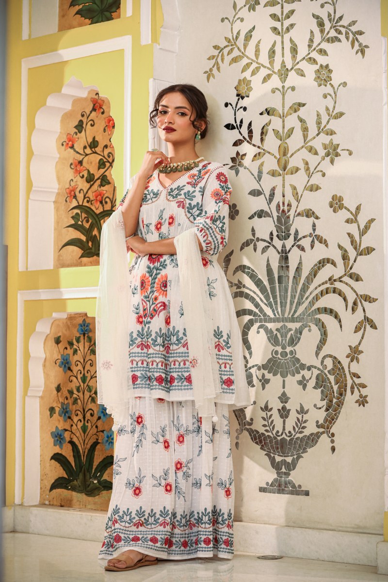 Amazing White Emrioded Sharara