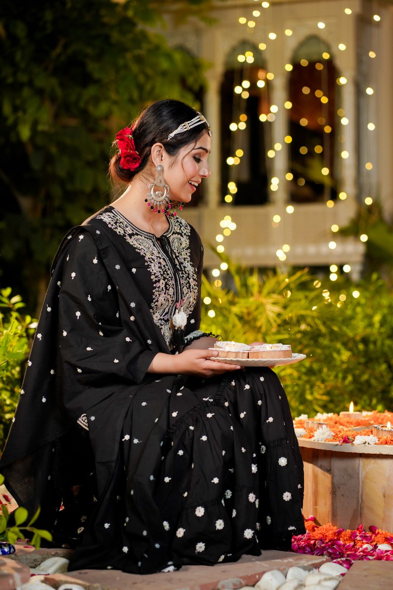 The Cotton Embroidered Beauty