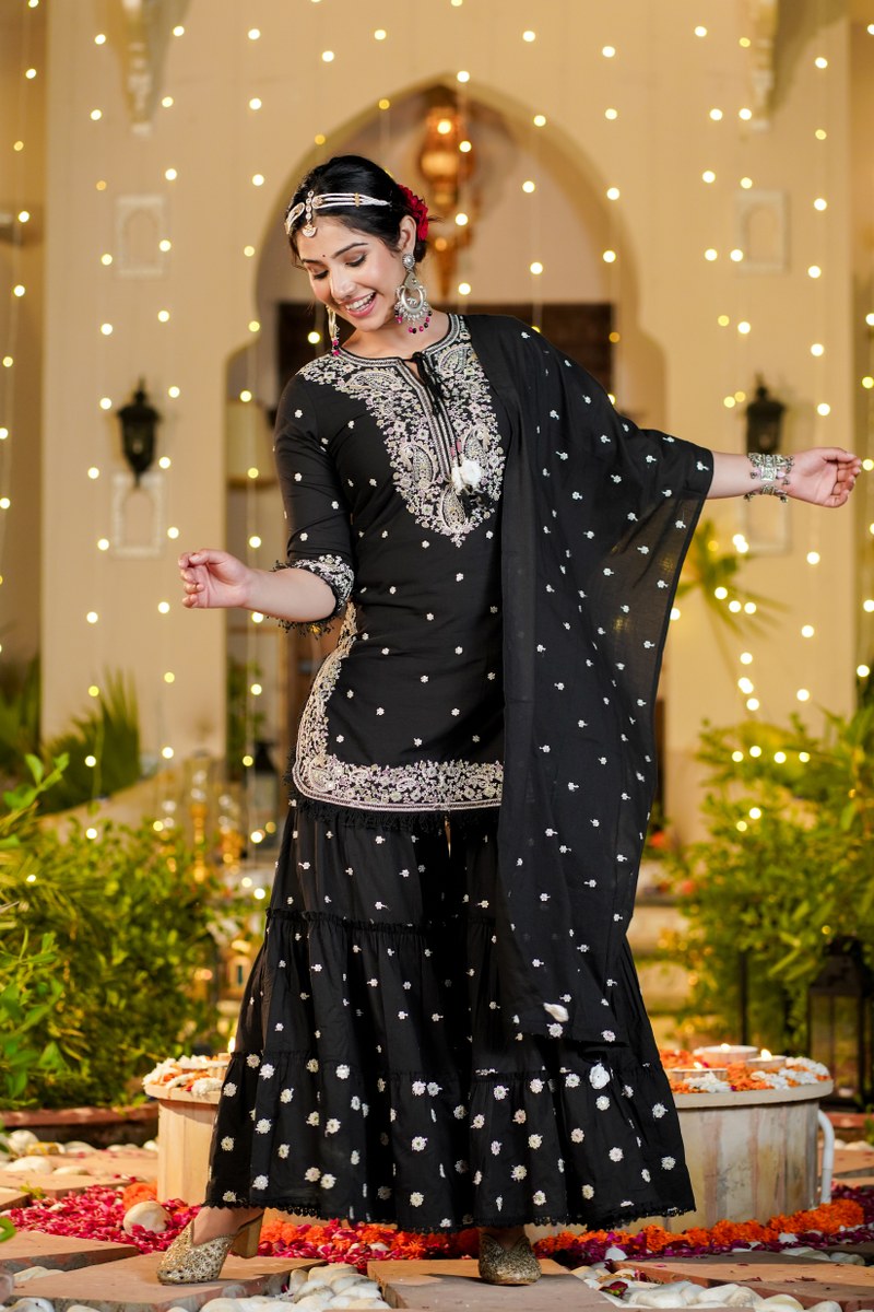 The Cotton Embroidered Beauty