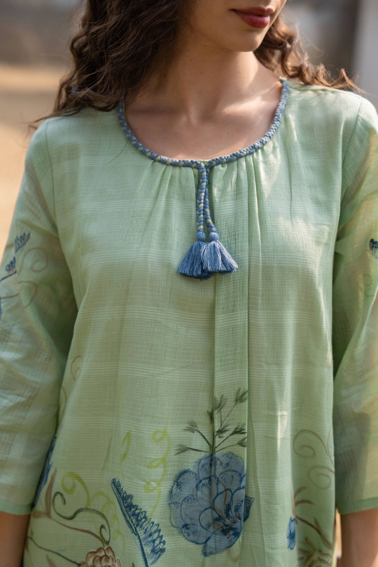 BLUSH GREEN MAL COTTON HAND-PAINTED FLORAL KURTA SET WITH PANTS ELEGANT SUMMER ETHNIC WEAR FOR WOMEN