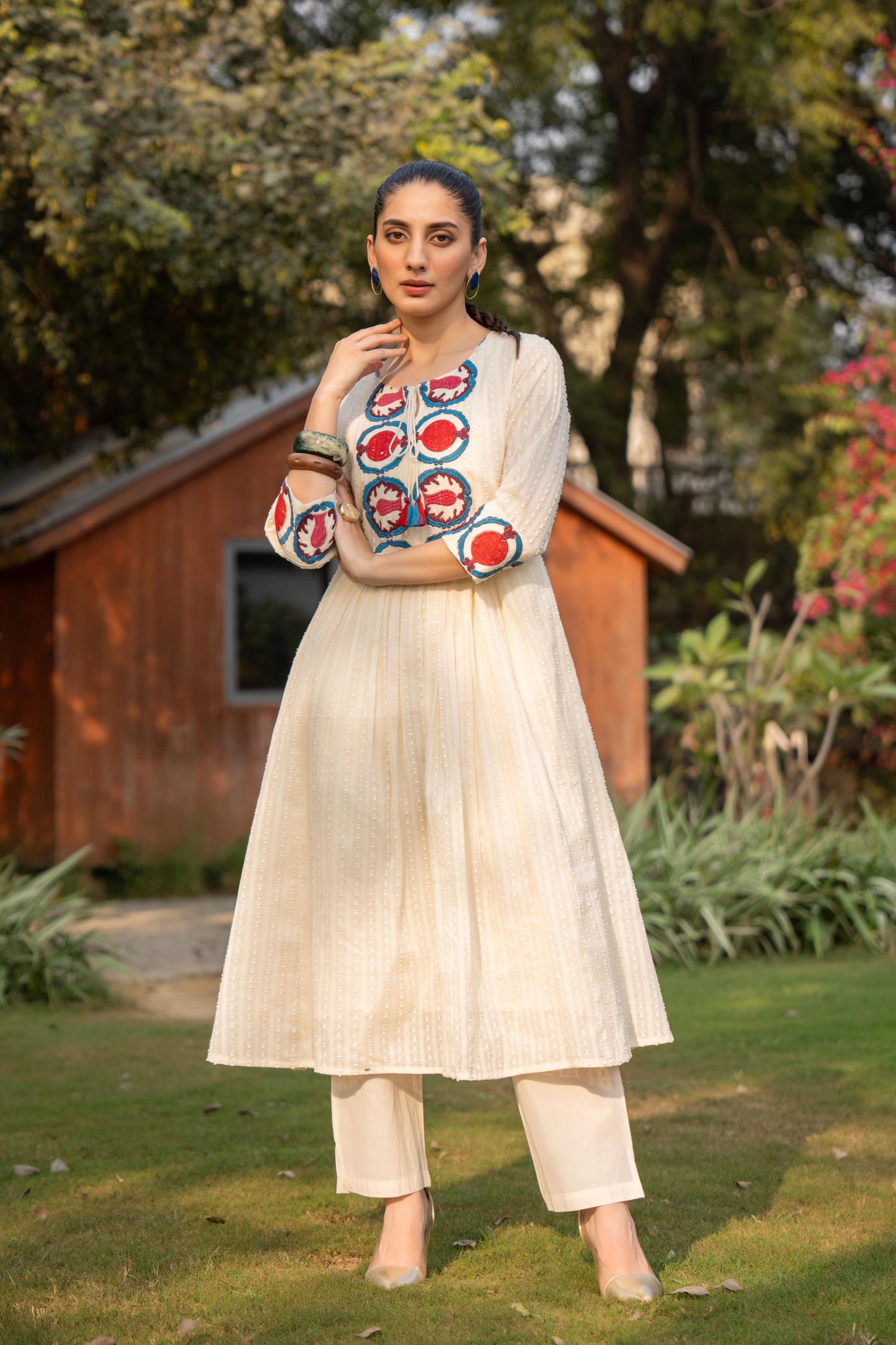 OFF-WHITE COTTON DOBBY EMBROIDERED CO-ORDS SET FOR WOMEN – ELEGANT LONG KURTA WITH PANTS