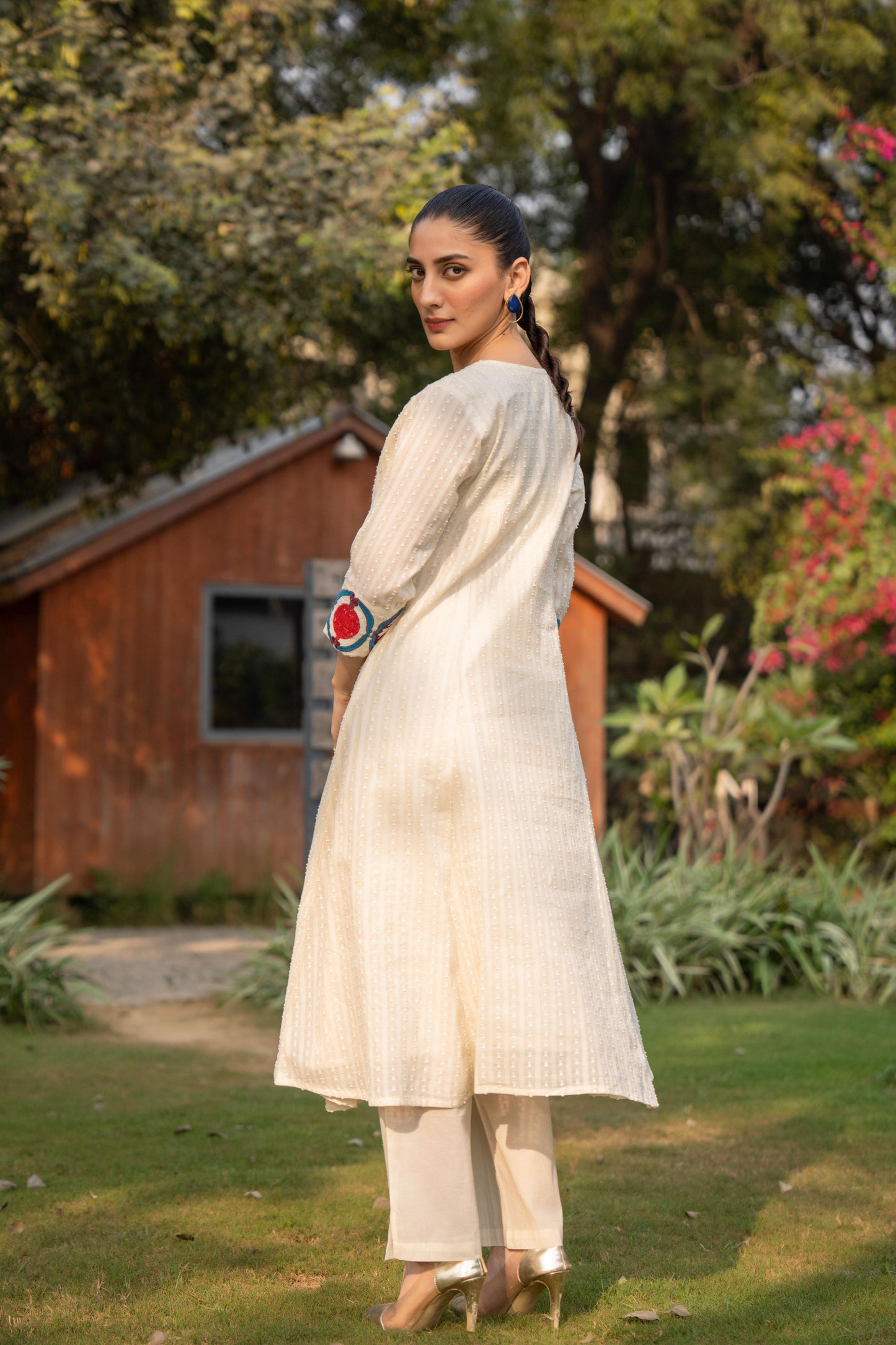 OFF-WHITE COTTON DOBBY EMBROIDERED CO-ORDS SET FOR WOMEN – ELEGANT LONG KURTA WITH PANTS