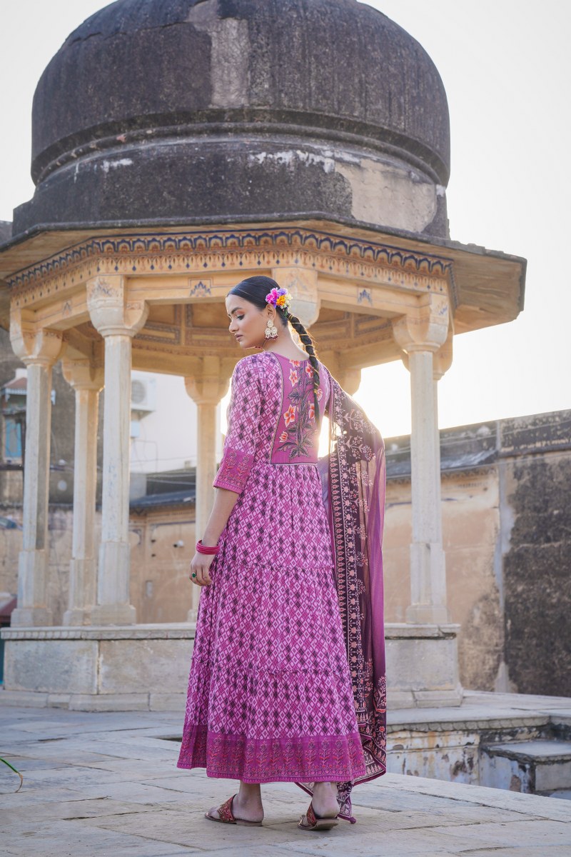 Elegant and Stylish Purple Long Dress - Perfect for Any Occasion
