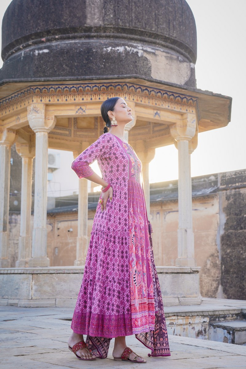Elegant and Stylish Purple Long Dress - Perfect for Any Occasion