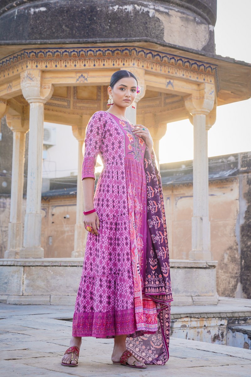 Elegant and Stylish Purple Long Dress - Perfect for Any Occasion