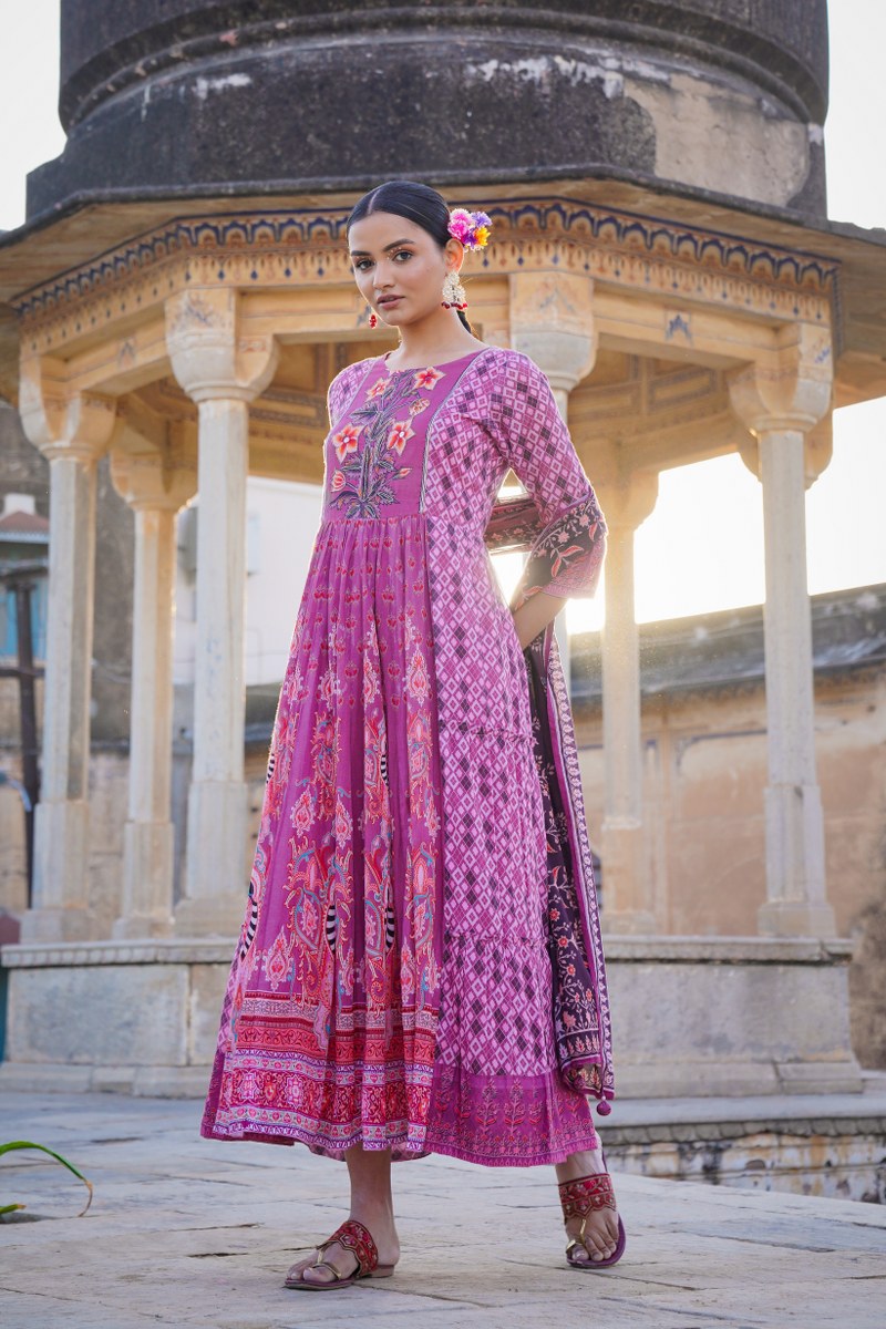 Elegant and Stylish Purple Long Dress - Perfect for Any Occasion