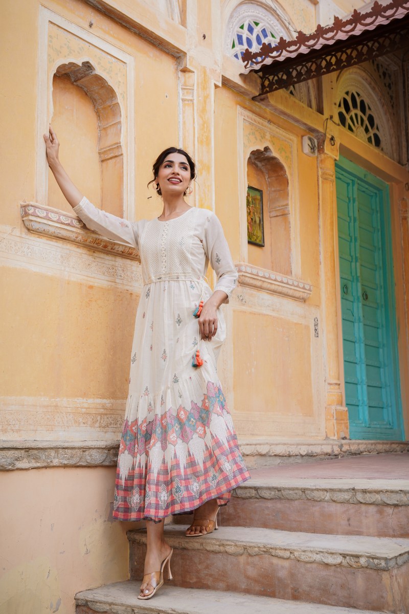 Impressive 3 Color Gown