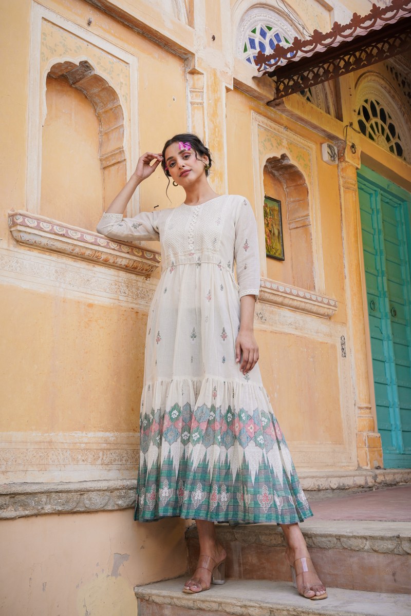 Impressive 3 Color Gown