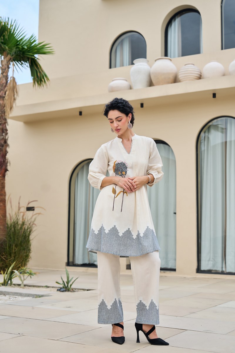 Elegant Cotton Hand Paint Co-Ords Set – Off White with Floral Motif & Geometric Border