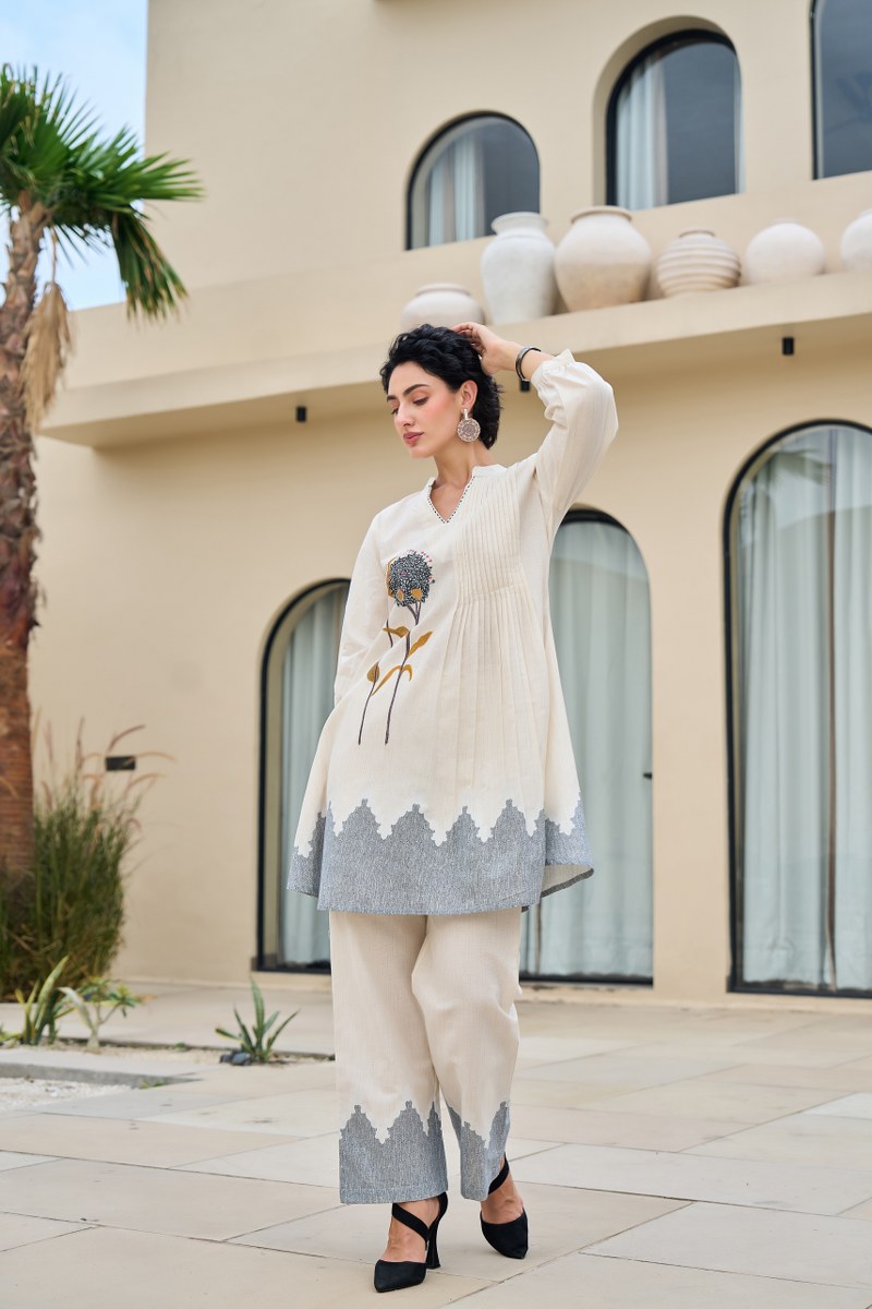 Elegant Cotton Hand Paint Co-Ords Set – Off White with Floral Motif & Geometric Border