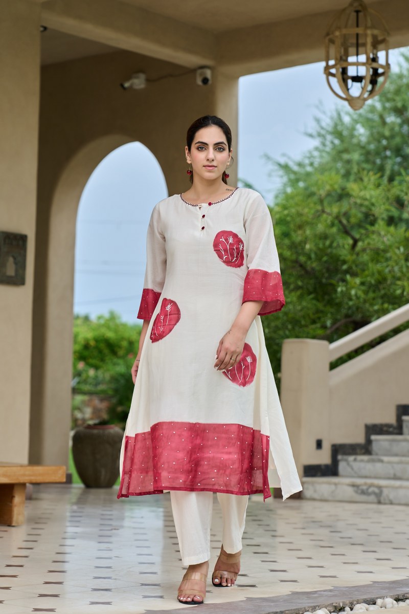 Elegant Off White & Red Cotton Printed Kurti for Women – Comfortable Daily Wear Ethnic Dress