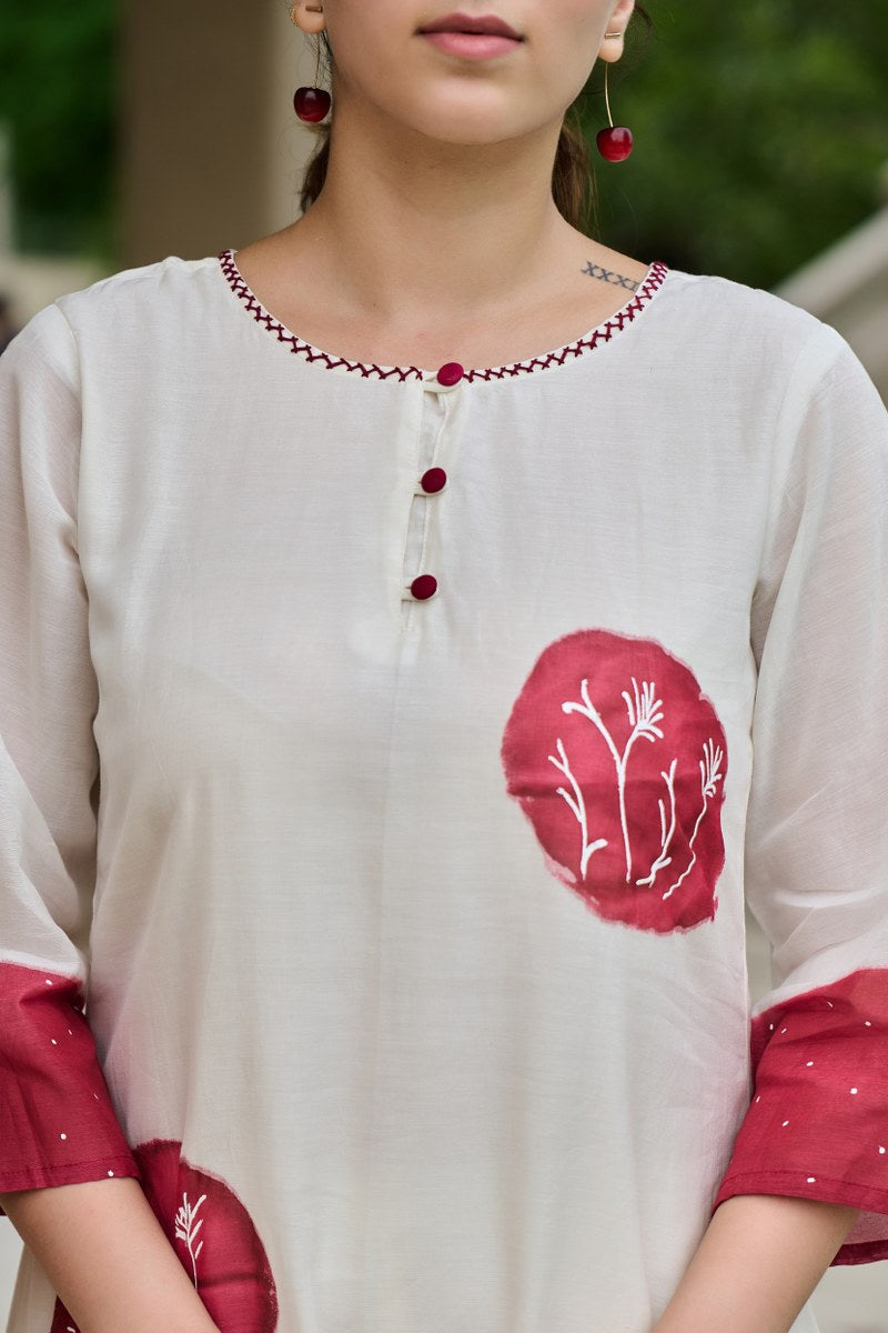 Elegant Off White & Red Cotton Printed Kurti for Women – Comfortable Daily Wear Ethnic Dress
