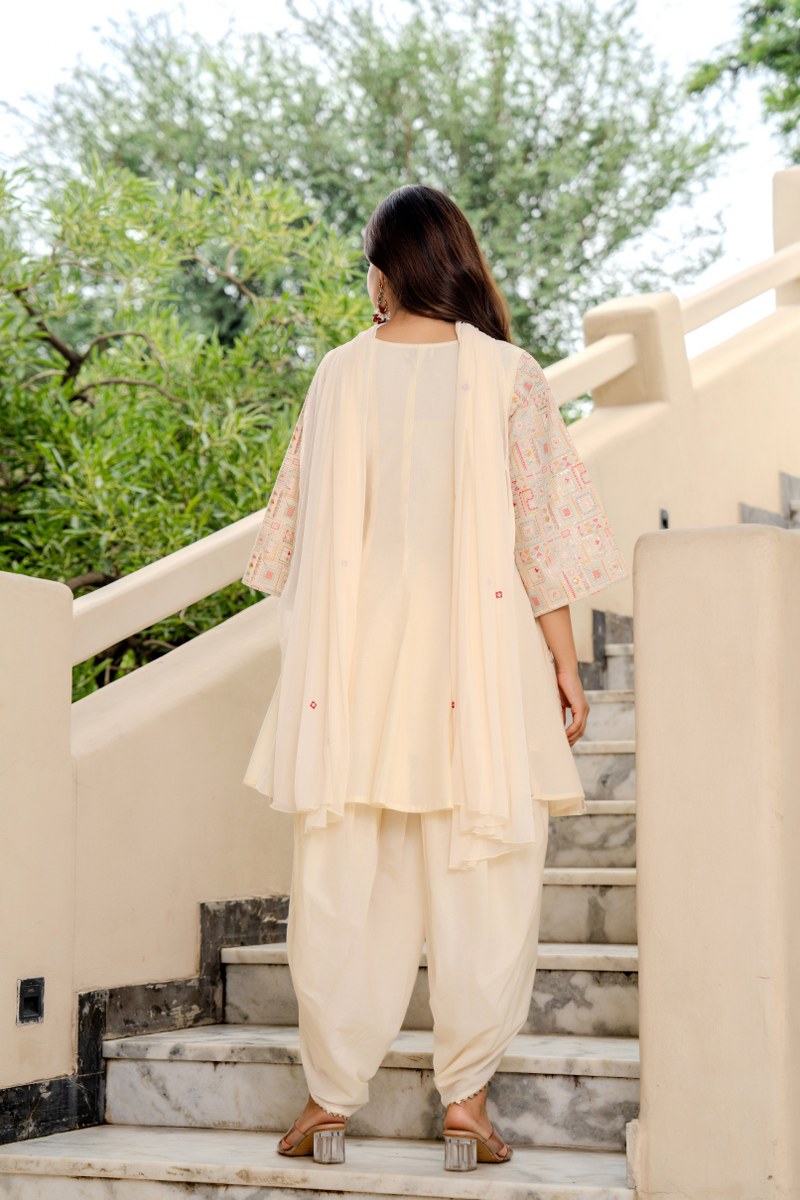 Chic Off-White Embroidered Kurta with Dhoti Pants & Dupatta – Festive Ethnic Set for Women
