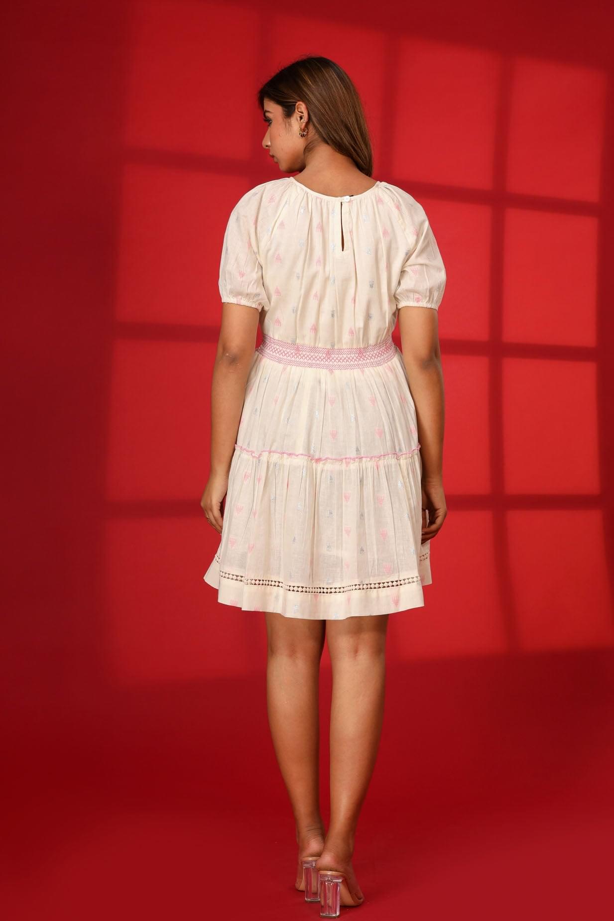 A White Ballon Short Dress