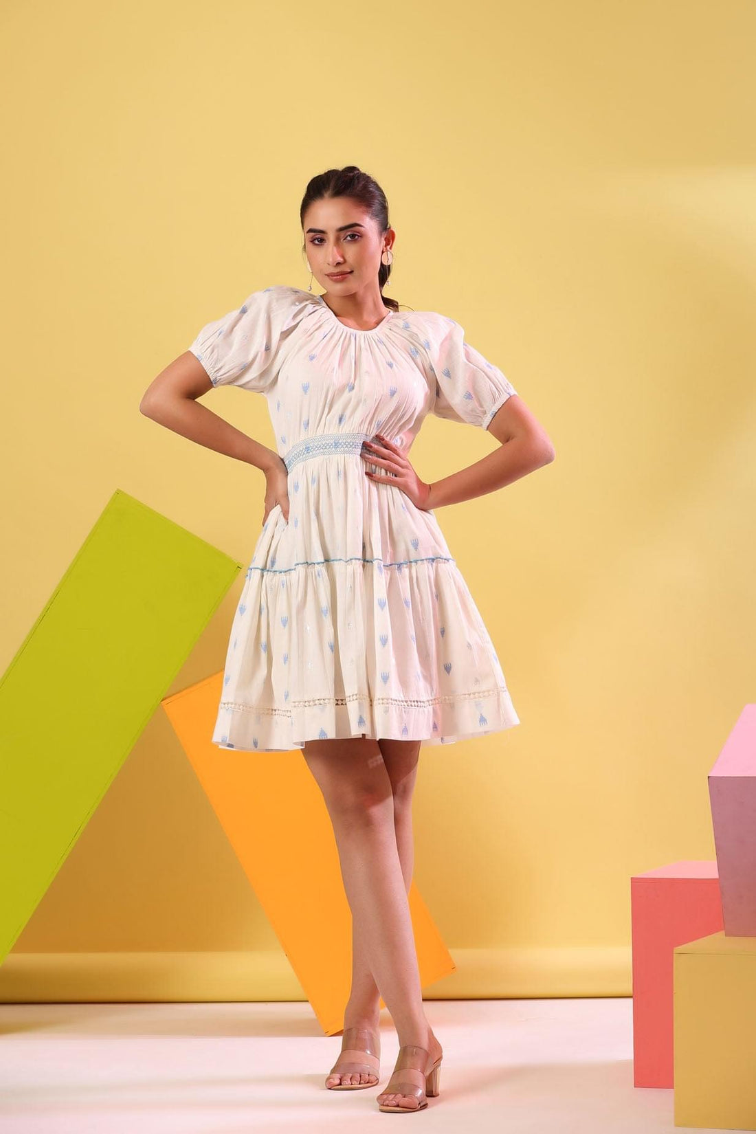 A White Ballon Short Dress