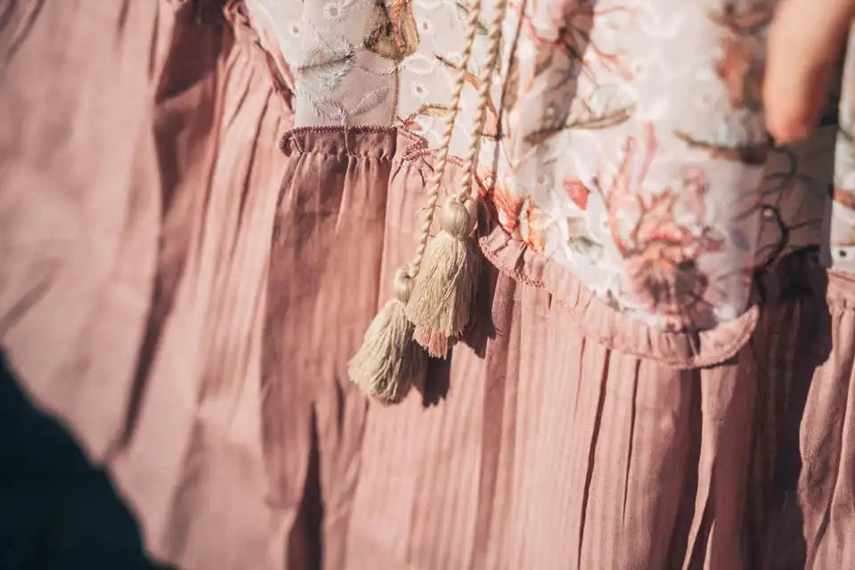 BOHO ELEGANT DUSTY PINK EMBROIDERED SHORT DRESS WITH FLARED SLEEVES fashiondwarclothing BOHO ELEGANT DUSTY PINK EMBROIDERED SHORT DRESS WITH FLARED SLEEVES fashiondwarclothing