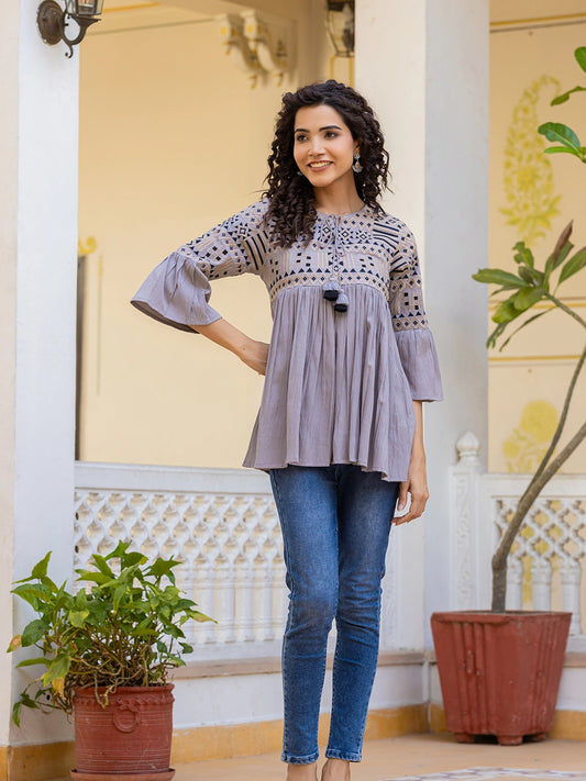 chic charm crepe fabric top 