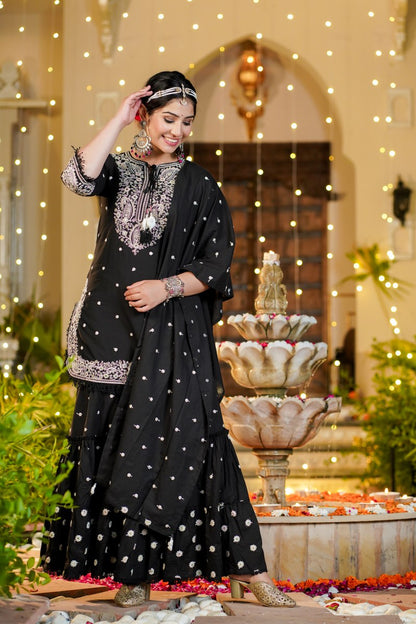 The Cotton Embroidered Beauty