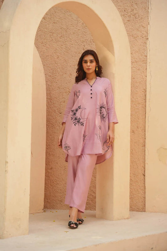 off-white cotton straight kurta with minimalist floral print 