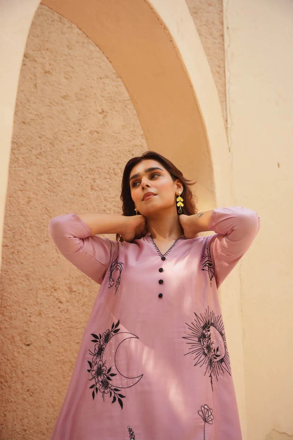 off-white cotton straight kurta with minimalist floral print 