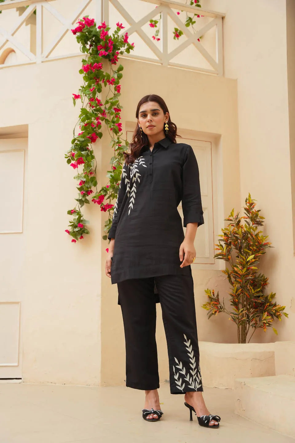 minimalist embroidered straight kurta with collared neck leaf detailing