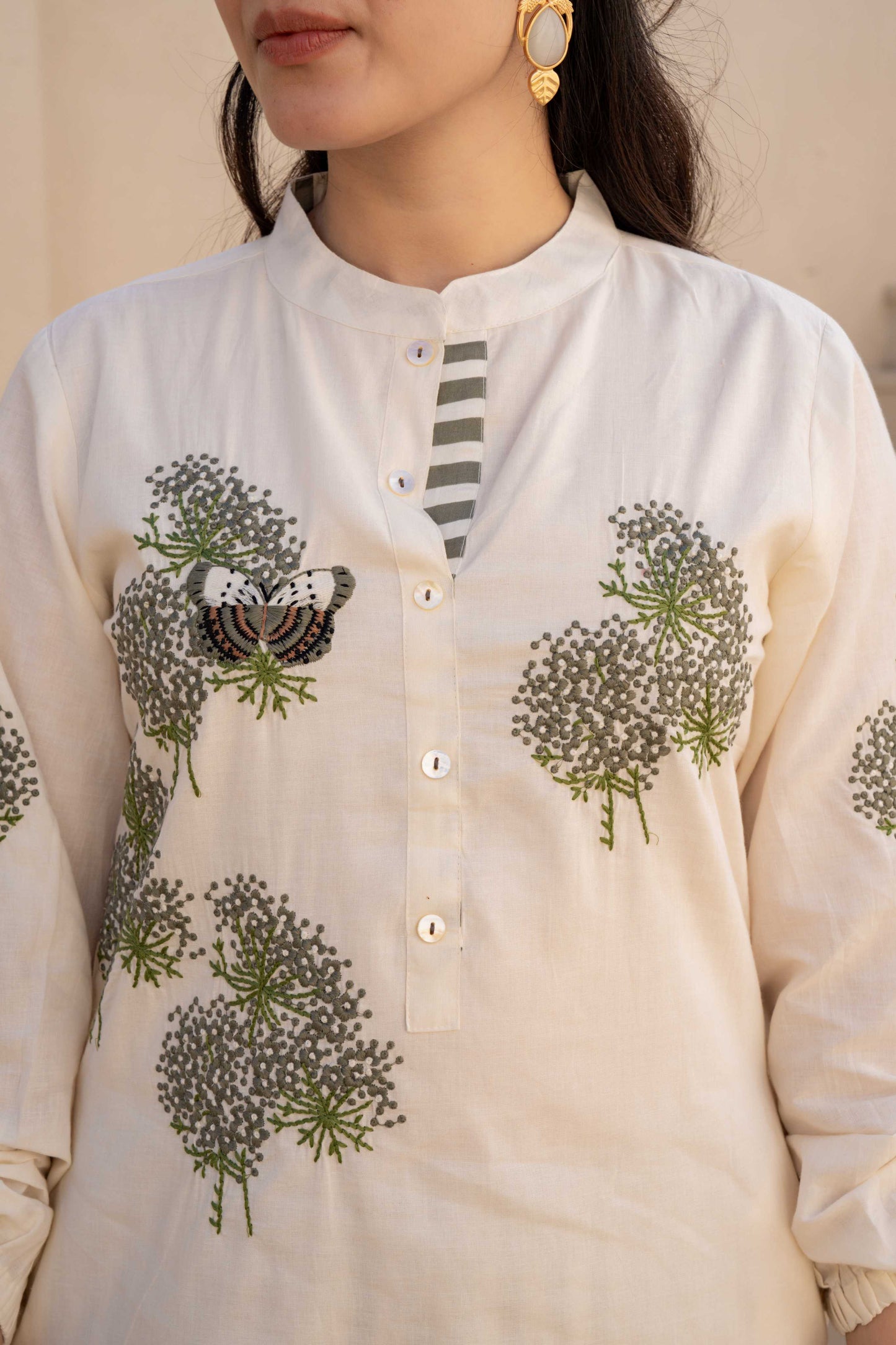 WOMEN'S IVORY COTTON EMBROIDERED KURTA SET WITH STRIPED PANTS
