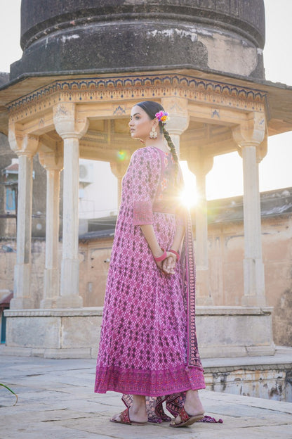 Elegant and Stylish Purple Long Dress - Perfect for Any Occasion