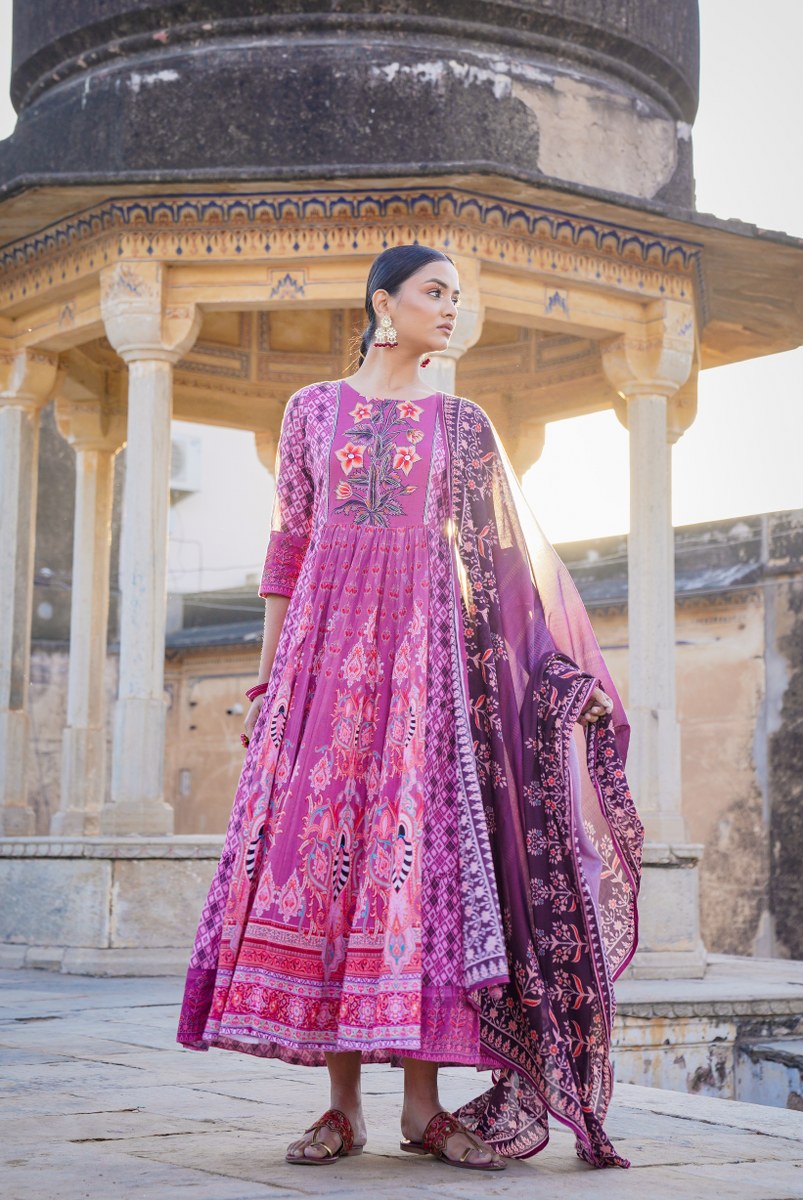Elegant and Stylish Purple Long Dress - Perfect for Any Occasion