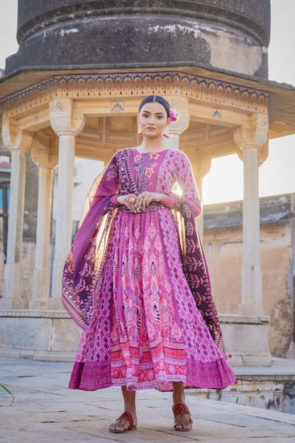 Elegant and Stylish Purple Long Dress - Perfect for Any Occasion