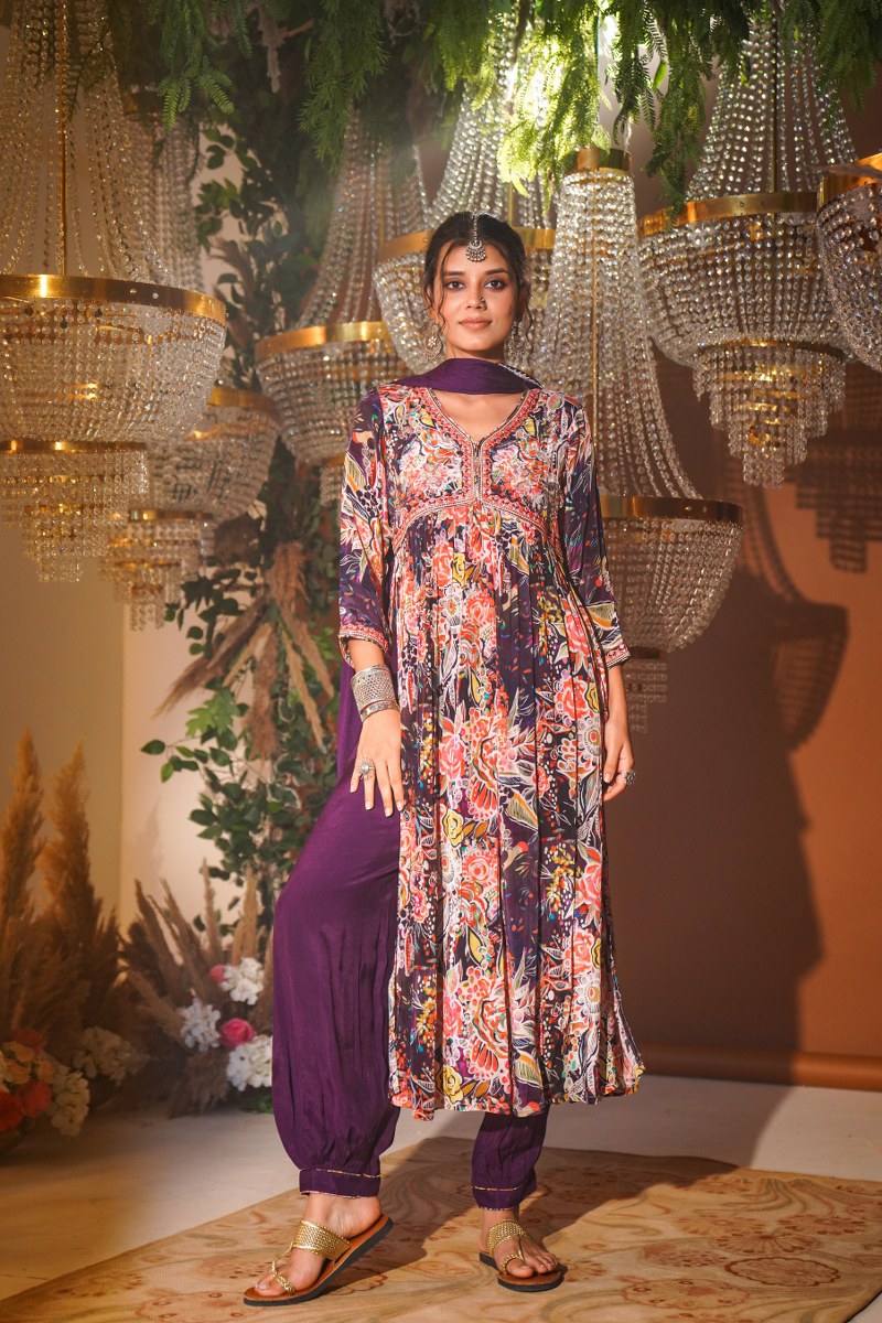 Noir Bouquet Print KurtaSet