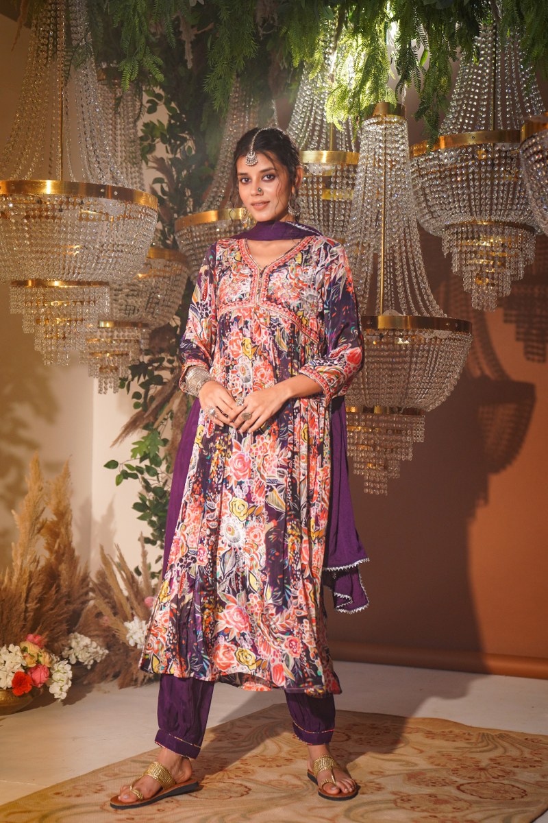 Noir Bouquet Print KurtaSet