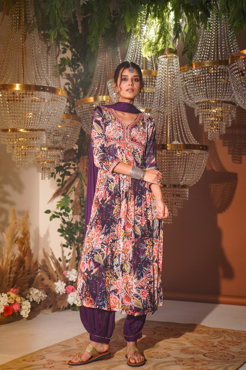 Noir Bouquet Print KurtaSet