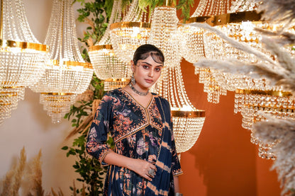 Muslin Majesty: Dual-Tone Kurta Set