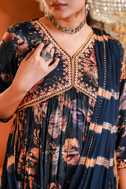 Muslin Majesty: Dual-Tone Kurta Set