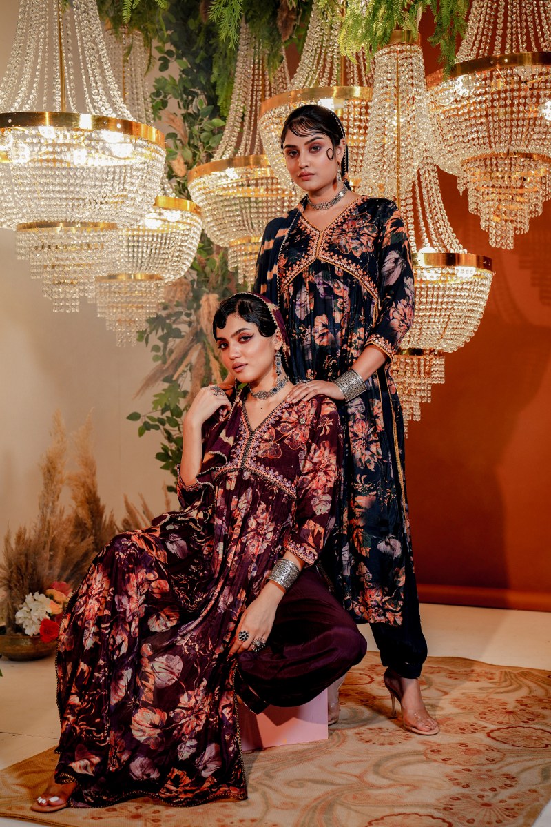 Muslin Majesty: Dual-Tone Kurta Set