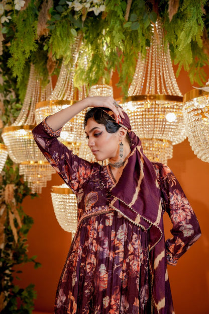 Muslin Majesty: Dual-Tone Kurta Set