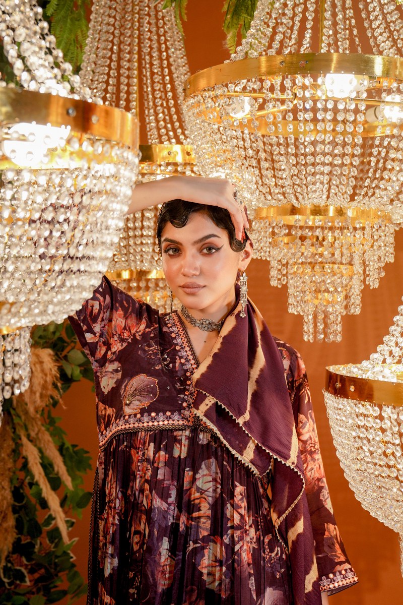 Muslin Majesty: Dual-Tone Kurta Set