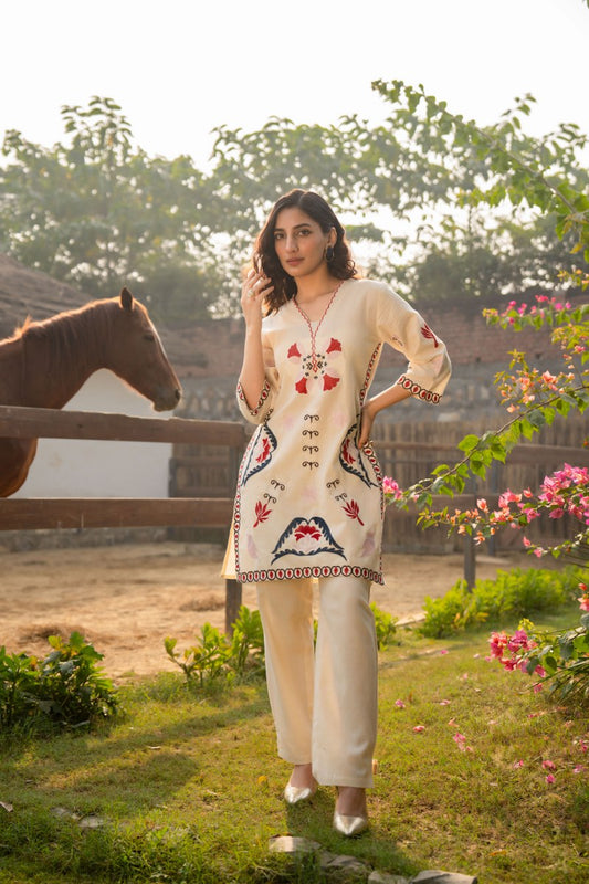 ELEGANT CREAM EMBROIDERED COTTON KURTA SET FOR WOMEN