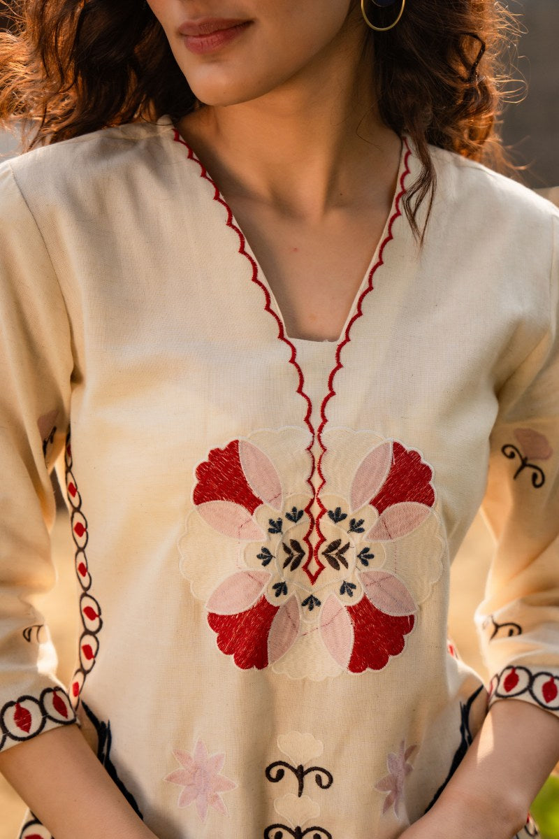 ELEGANT CREAM EMBROIDERED COTTON KURTA SET FOR WOMEN