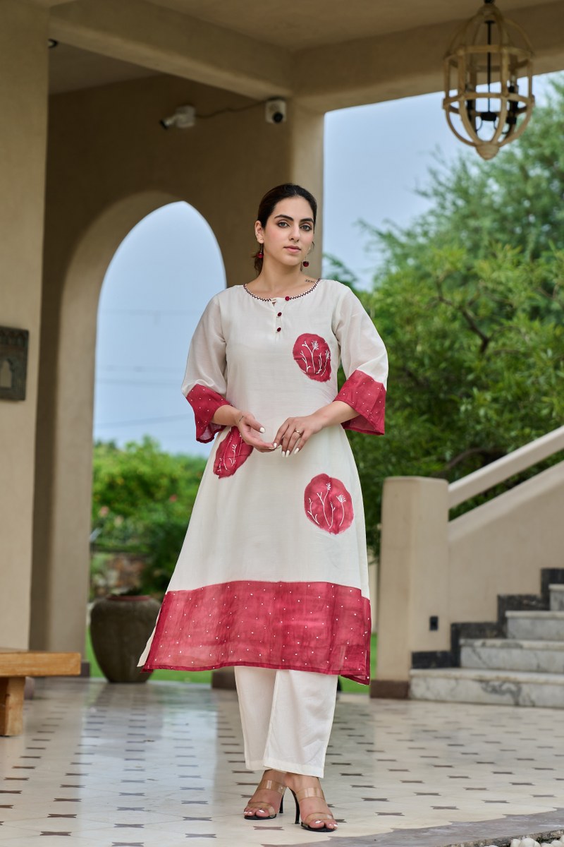 Elegant Off White & Red Cotton Printed Kurti for Women – Comfortable Daily Wear Ethnic Dress